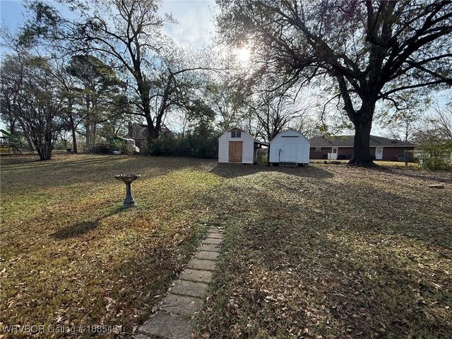 306 E Harriet Place, Sallisaw, OK 74955