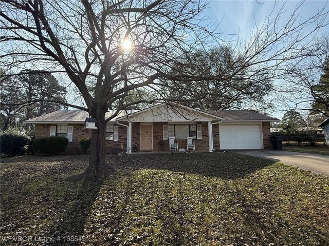 306 E Harriet Place, Sallisaw, OK 74955