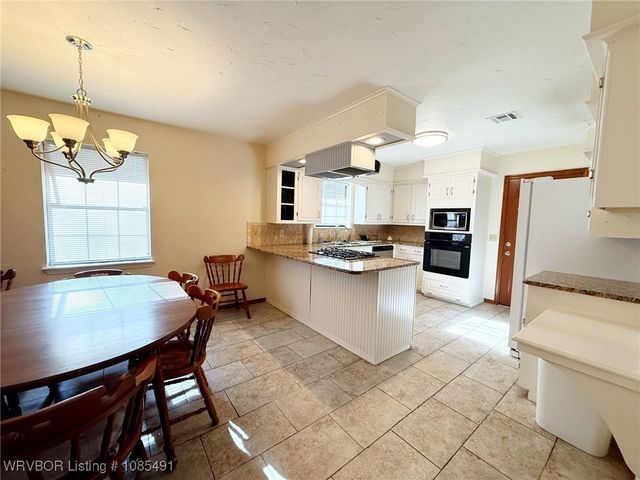 306 E Harriet Place, Sallisaw, OK 74955