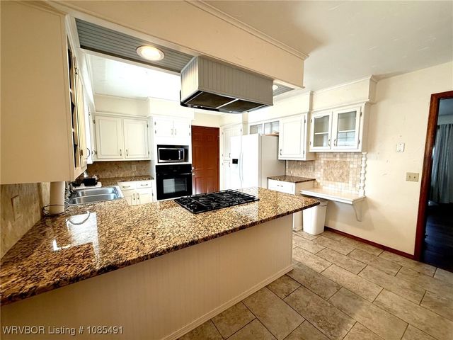 306 E Harriet Place, Sallisaw, OK 74955