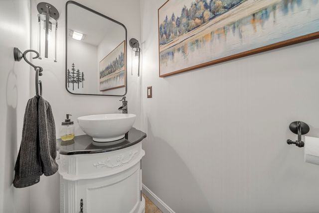 26 Hobbs Court, Wilton, NH 03086