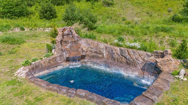 26 Hobbs Court, Wilton, NH 03086