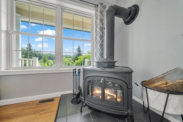 26 Hobbs Court, Wilton, NH 03086