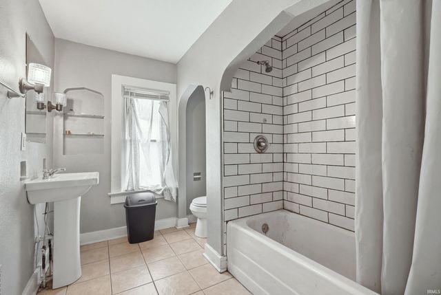 418 Rose Lane, Fort Wayne, IN 46807