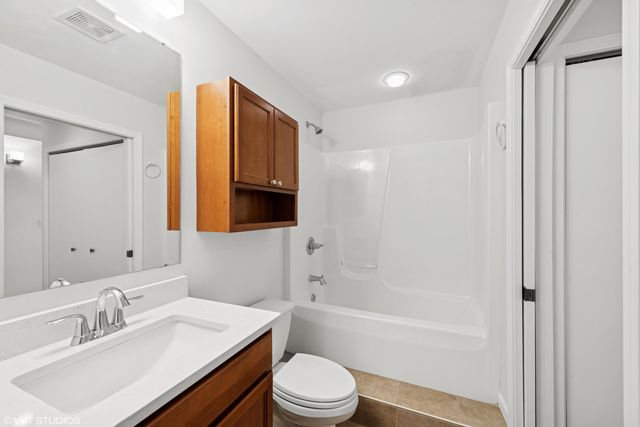 206 Outlook Cove Drive, La Porte, IN 46350