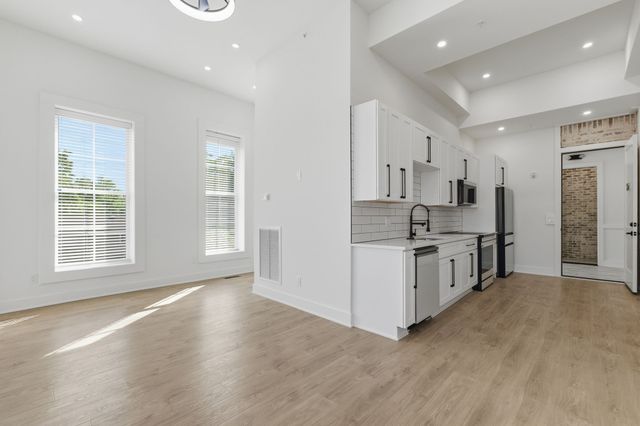 1600 10th Ave N Unit 102, Nashville, TN 37208
