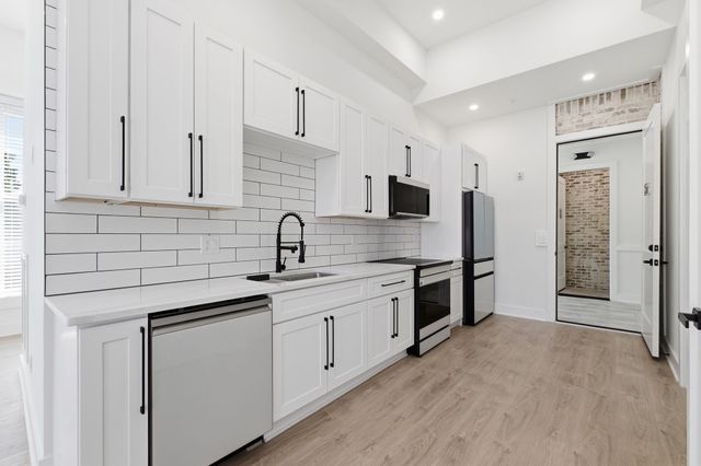 1600 10th Ave N Unit 102, Nashville, TN 37208