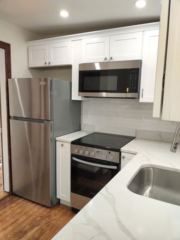 50 Waltham St 11, Boston, MA 02118