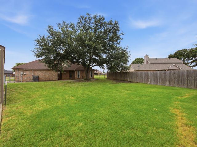 207 Country View Lane, Crandall, TX 75114