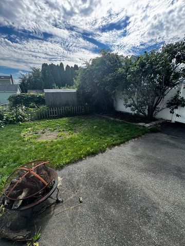 55 Harris St, Peabody, MA 01960