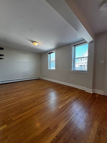 55 Harris St, Peabody, MA 01960