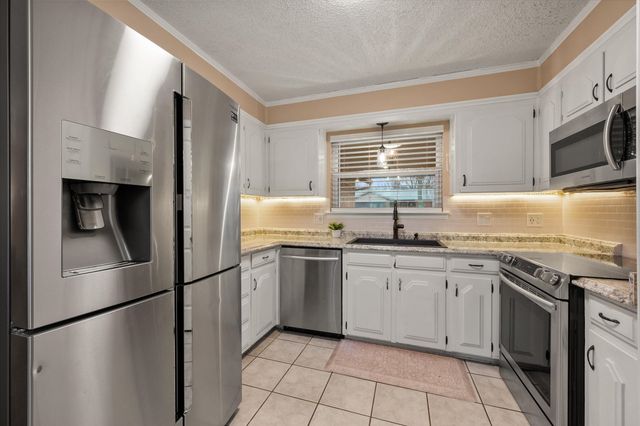 806 Ridgeway Road, Joshua, TX 76058