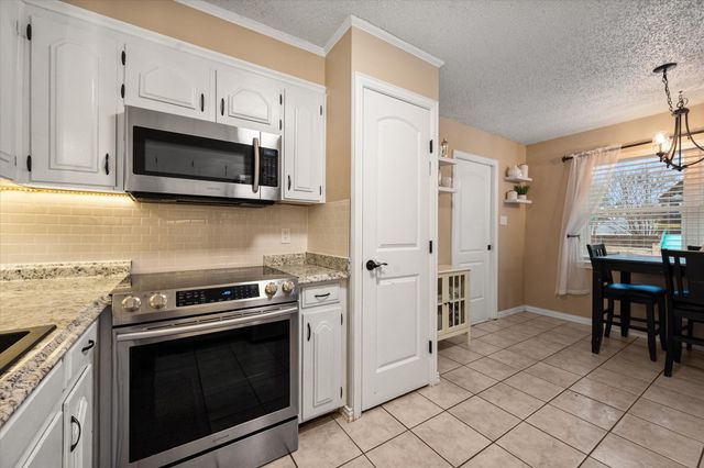 806 Ridgeway Road, Joshua, TX 76058