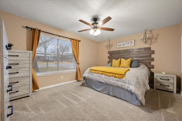 806 Ridgeway Road, Joshua, TX 76058