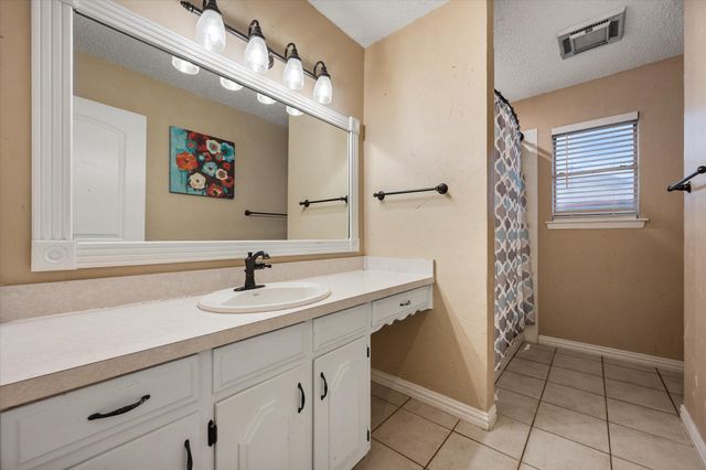 806 Ridgeway Road, Joshua, TX 76058