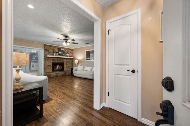 806 Ridgeway Road, Joshua, TX 76058