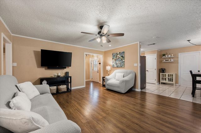 806 Ridgeway Road, Joshua, TX 76058