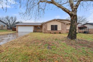 806 Ridgeway Road, Joshua, TX 76058