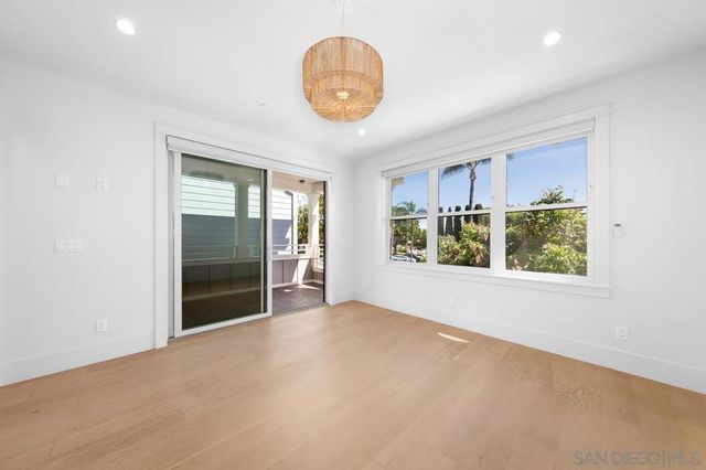 825 9th St., Coronado, CA 92118