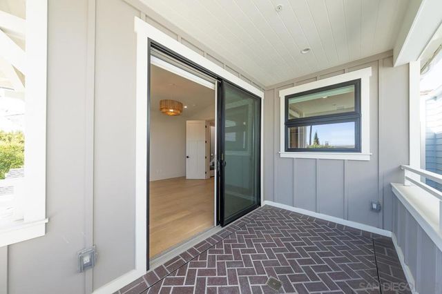 825 9th St., Coronado, CA 92118