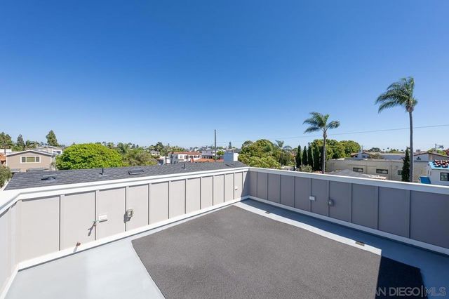 825 9th St., Coronado, CA 92118