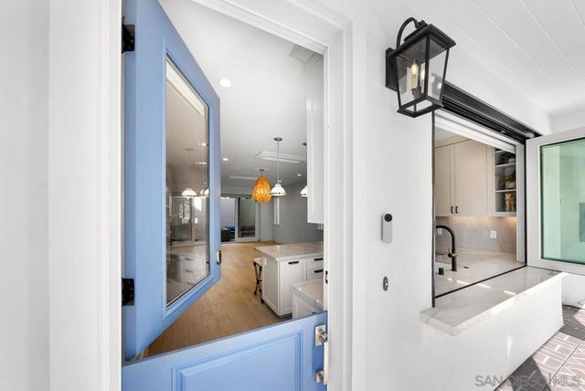 825 9th St., Coronado, CA 92118