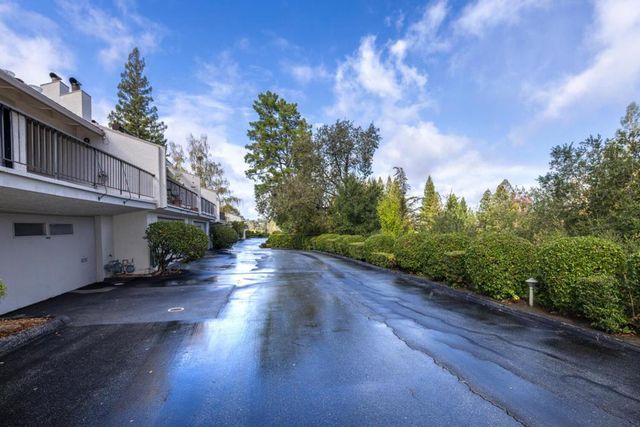 166 Sand Hill Circle, Menlo Park, CA 94025