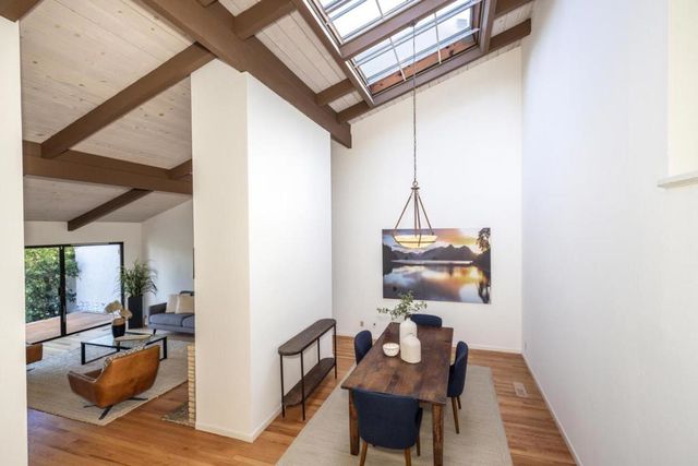 166 Sand Hill Circle, Menlo Park, CA 94025