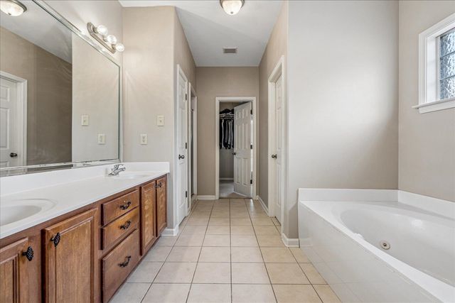 6156 FOREST OASIS CV, Bartlett, TN 38135