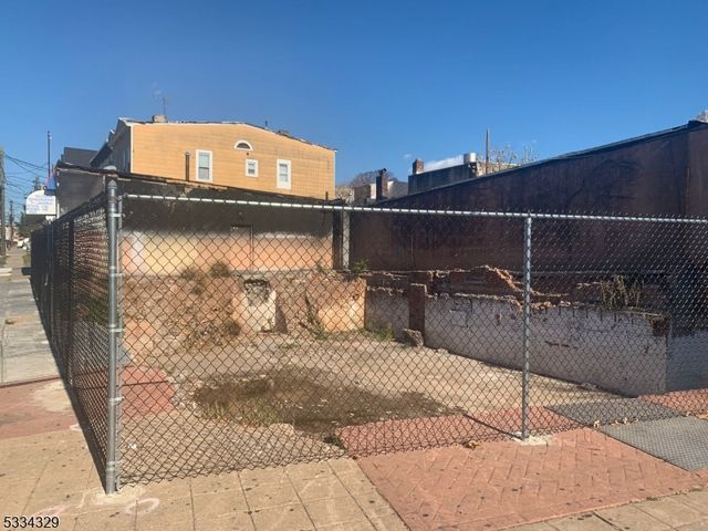 1033 Elizabeth Ave, Elizabeth City, NJ 07201