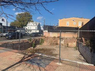 1033 Elizabeth Ave, Elizabeth City, NJ 07201