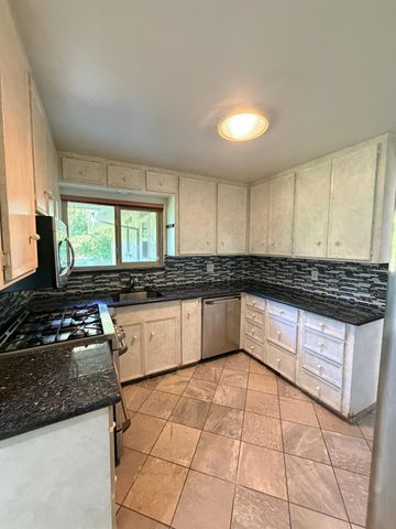 1708 Le Bec Ct, Lodi, CA 95240