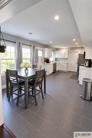 35 Pensdale Lane, Willingboro, NJ 08046