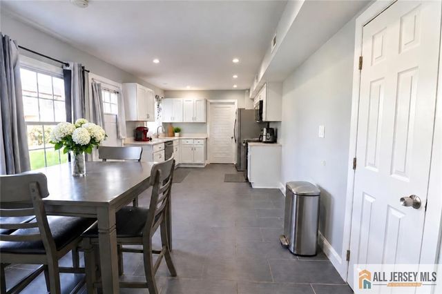 35 Pensdale Lane, Willingboro, NJ 08046