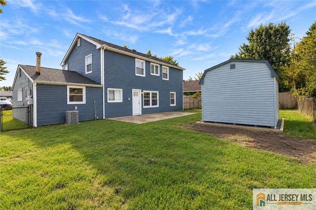 35 Pensdale Lane, Willingboro, NJ 08046