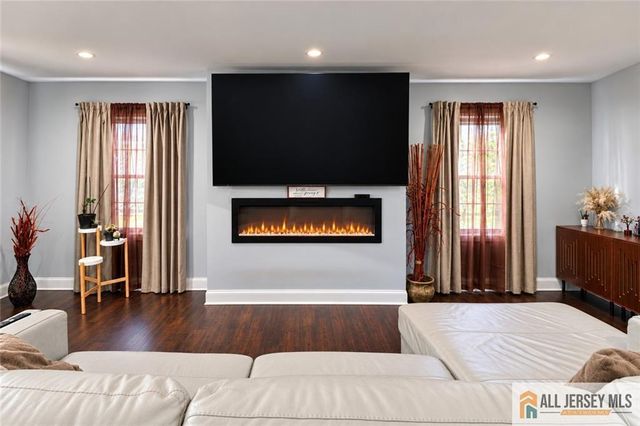 35 Pensdale Lane, Willingboro, NJ 08046