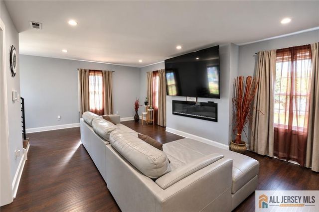 35 Pensdale Lane, Willingboro, NJ 08046
