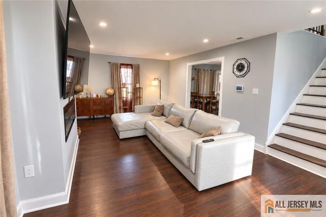 35 Pensdale Lane, Willingboro, NJ 08046
