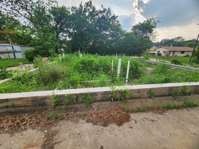 1802 Sutter Street, Dallas, TX 75216