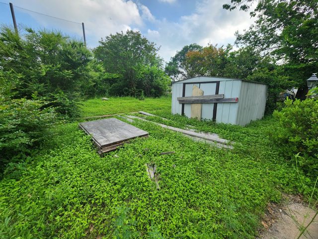 1802 Sutter Street, Dallas, TX 75216