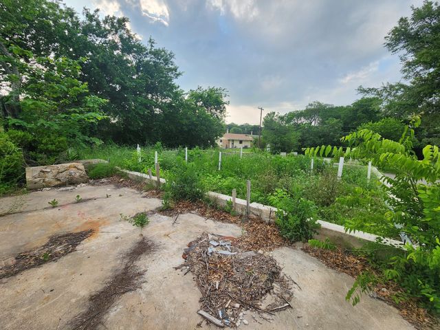 1802 Sutter Street, Dallas, TX 75216