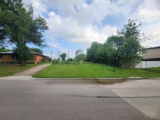 1802 Sutter Street, Dallas, TX 75216