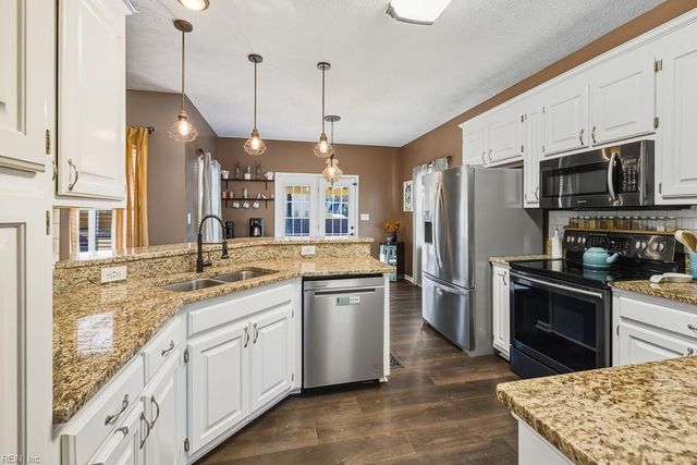 200 Keswick PL, Smithfield, VA 23430