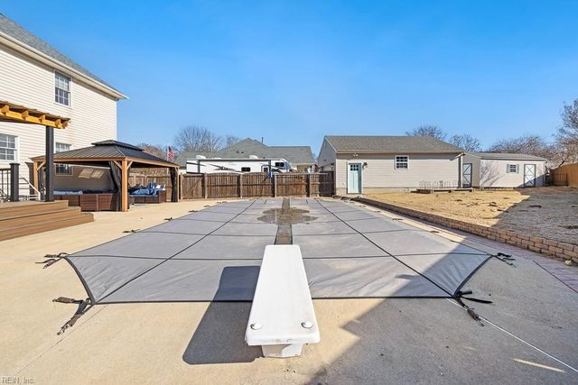 200 Keswick PL, Smithfield, VA 23430