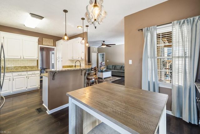 200 Keswick PL, Smithfield, VA 23430