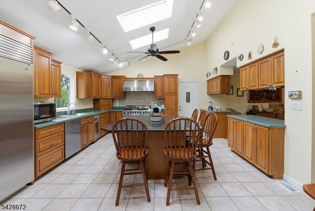 241 Hillside Avenue, Roxbury Twp., NJ 07836