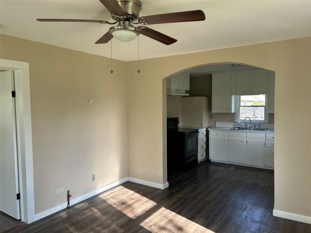 104 W Wilson Avenue, Whitney, TX 76692