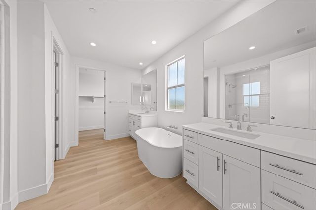118 Sunnybank, Irvine, CA 92618