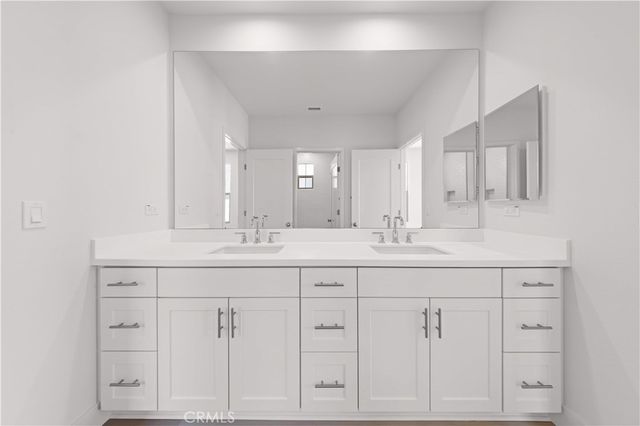 118 Sunnybank, Irvine, CA 92618
