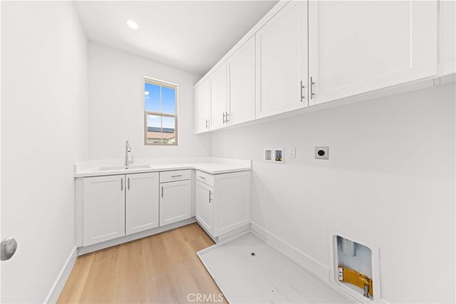 118 Sunnybank, Irvine, CA 92618